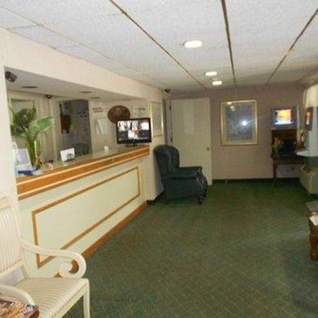 Economy Inn Wall Interior foto